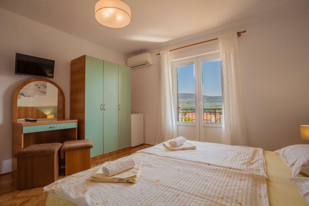 Guesthouse Maver ツレス エクステリア 写真