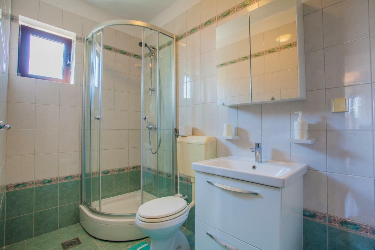 Guesthouse Maver ツレス エクステリア 写真