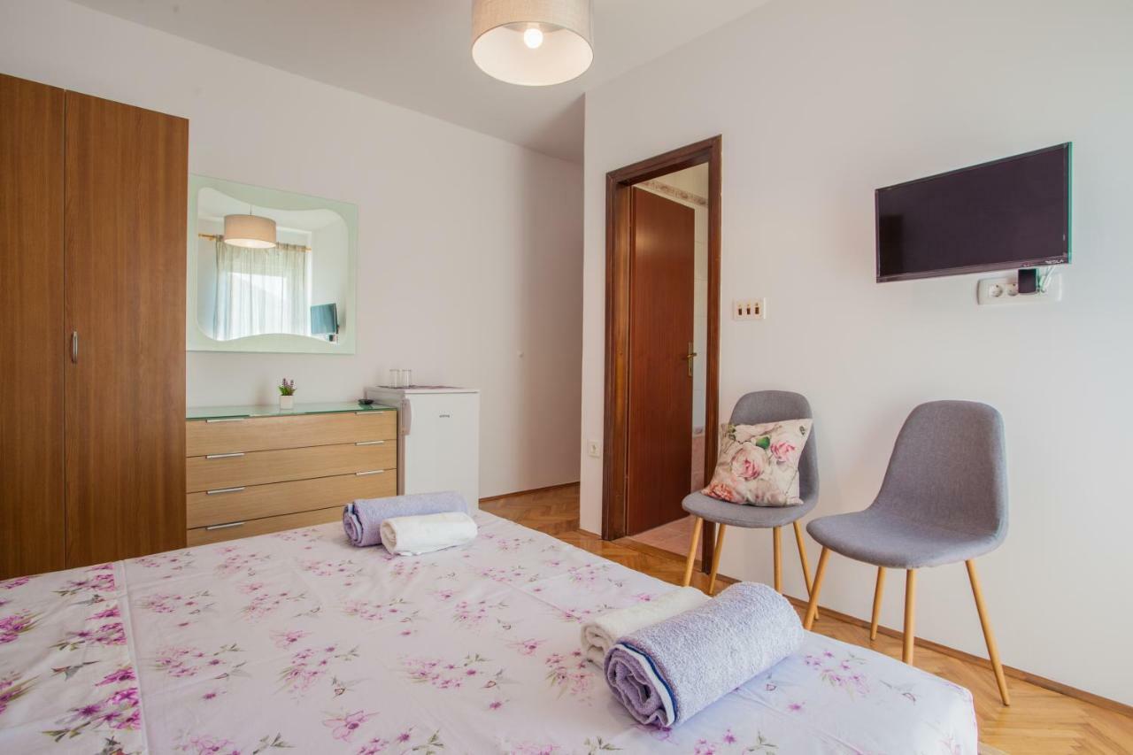 Guesthouse Maver ツレス エクステリア 写真